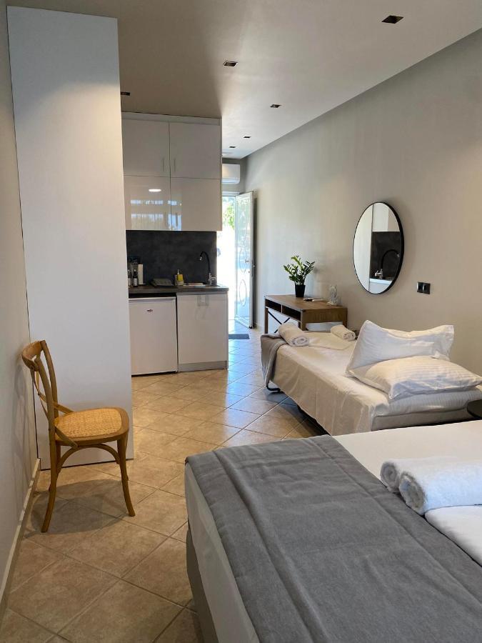Houmas Apartments Yialos Exterior photo